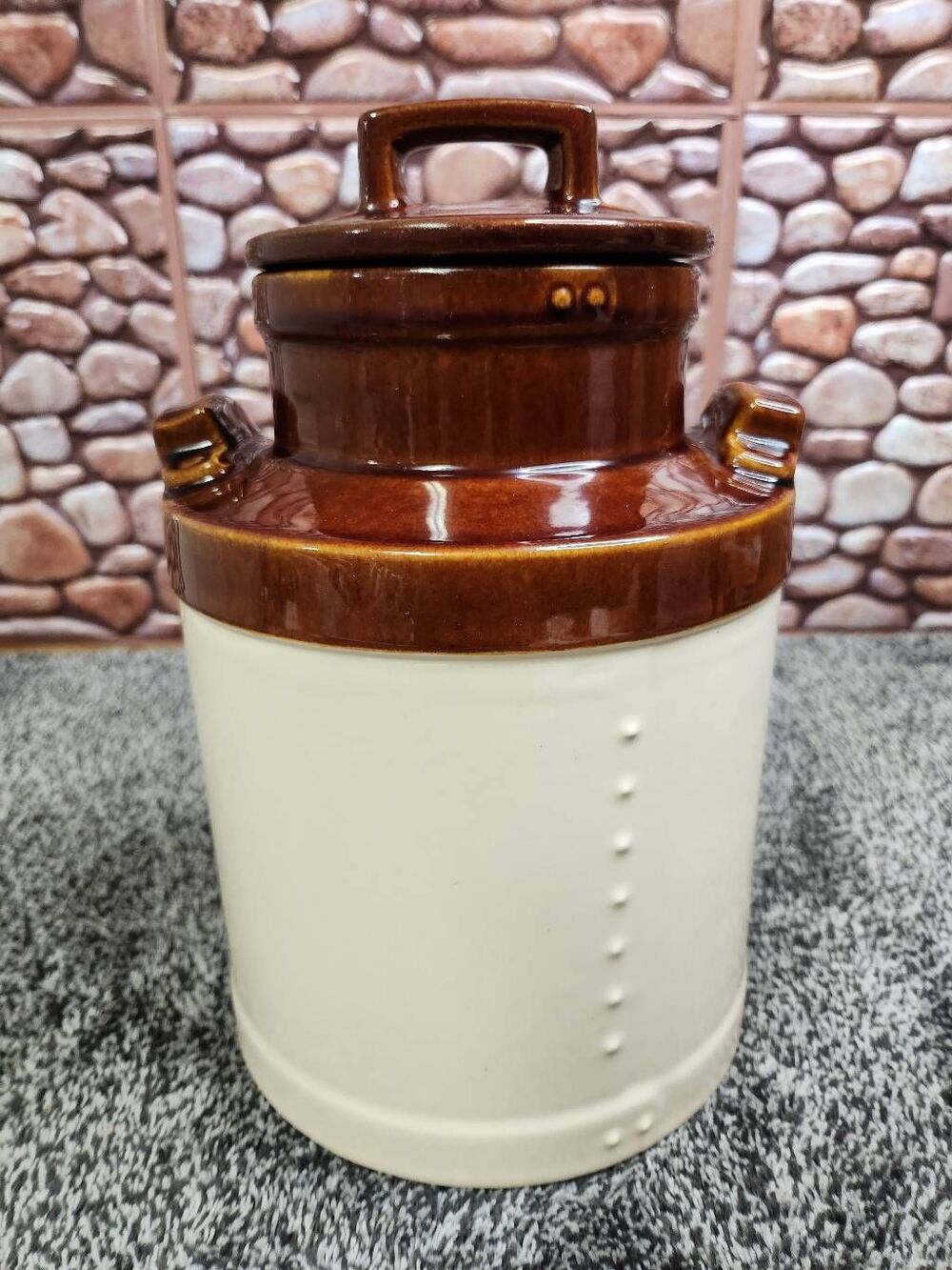 McCoy Pottery #331  Brown Milk Bottle With Lid Bean Pot Pattern USA